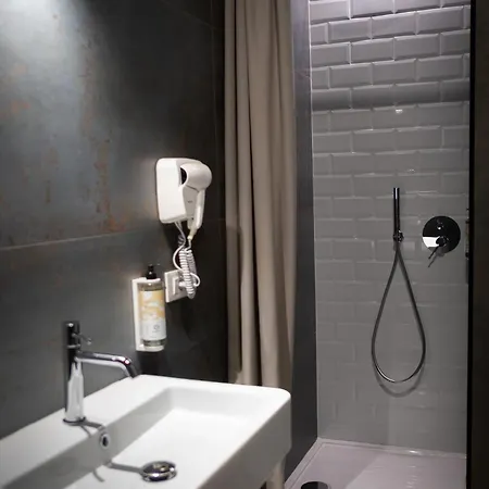 Hostelò - Luxury *