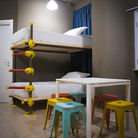Hostelo - Luxury Хостел *