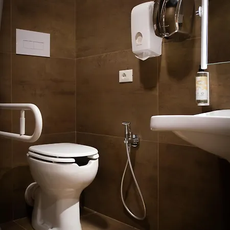 Hostelo - Luxury Hostal