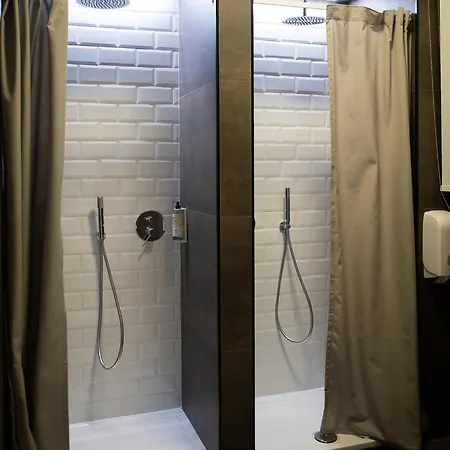 Hostelo - Luxury *