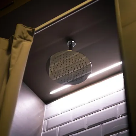 Hostelo - Luxury Hostal