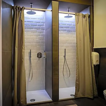 Hostelo - Luxury بيت شباب