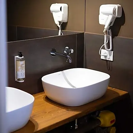 Hostelo - Luxury *