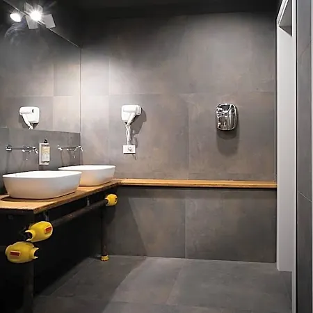 Hostelo - Luxury بيت شباب