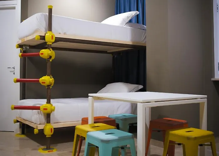 Hostelo - Luxury Hostal *