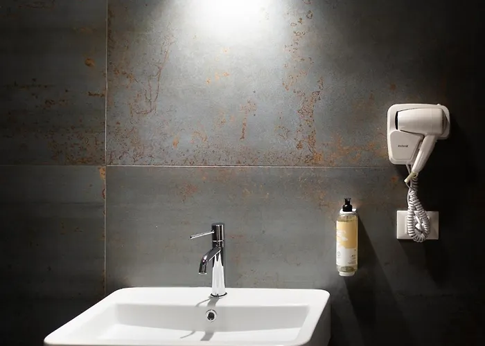 Hostelo - Luxury Hostal